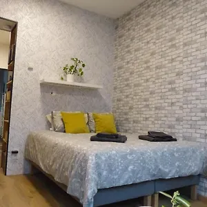  Appartement Superbe Au 1er étage, Proche De La Gare Du Midi Belgique